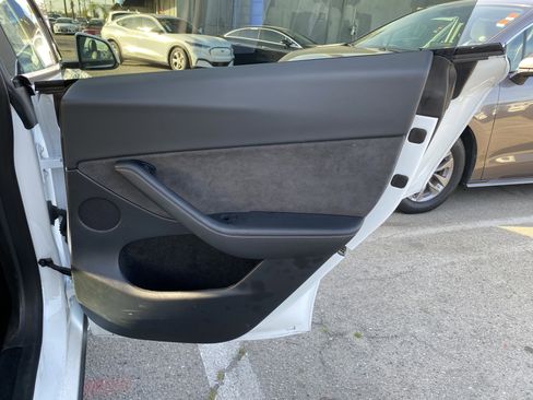 Used 2023 Tesla Model Y Long Range image 26