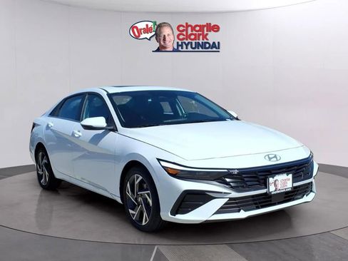 New 2026 Hyundai Elantra Limited FWD image 7
