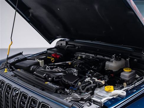 Used 2025 Jeep Wrangler Unlimited Rubicon image 31