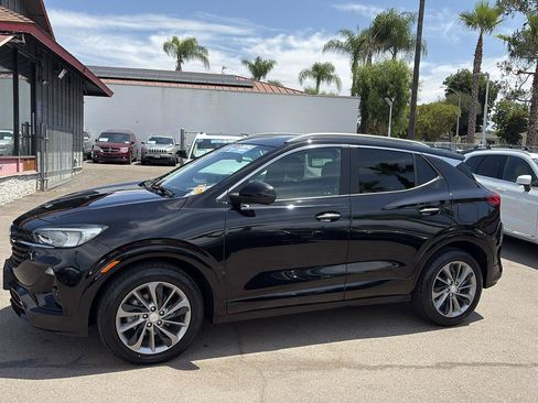 Used 2022 Buick Encore GX Preferred w/ Sport Touring Package FWD image 3