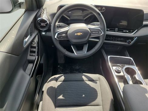 New 2026 Chevrolet Equinox LT image 10