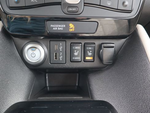 Used 2020 Nissan Leaf SL Plus image 17