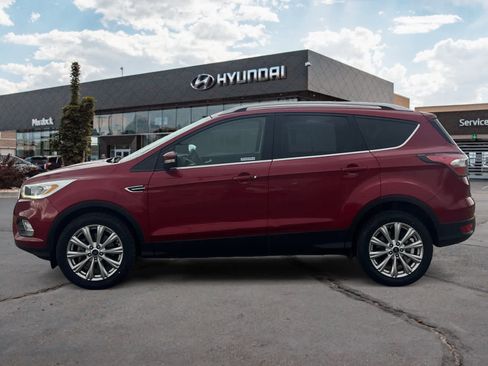 Used 2017 Ford Escape Titanium image 2
