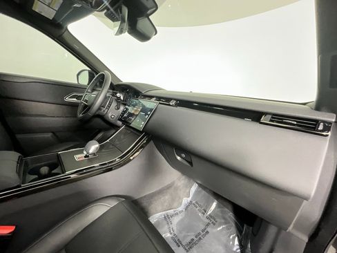 Used 2025 Land Rover Range Rover Velar Dynamic SE image 19
