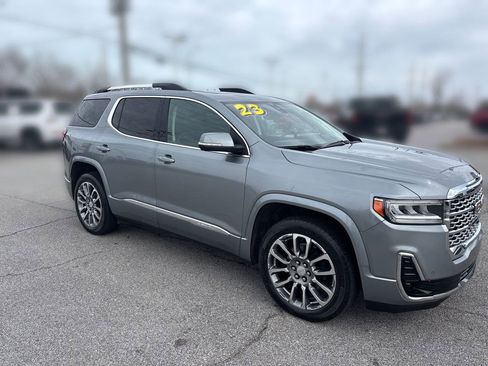 Used 2023 GMC Acadia Denali w/ Denali Ultimate Package AWD/4WD image 11