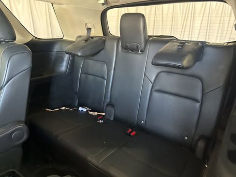 Used 2024 Nissan Pathfinder SL w/ SL Premium Package FWD image 18