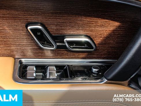 Used 2024 Land Rover Range Rover Long Wheelbase Autobiography image 43