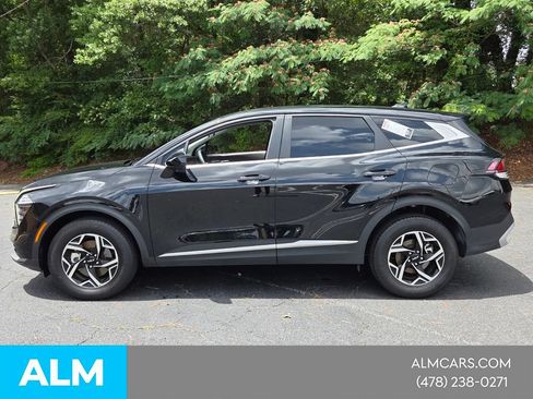 Used 2025 Kia Sportage LX AWD/4WD image 2