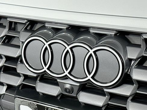 Used 2025 Audi Q5 Premium w/ Convenience Package AWD/4WD image 15