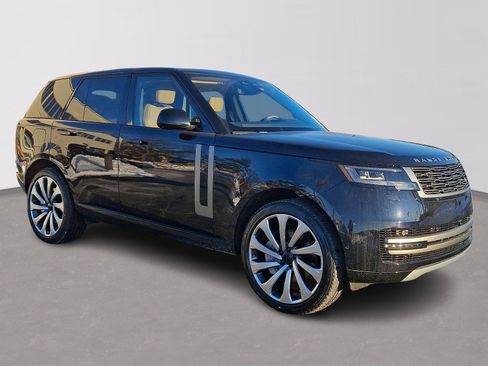 New 2026 Land Rover Range Rover SE image 2