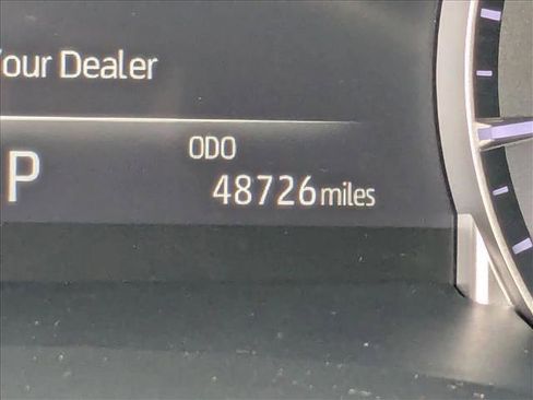 Used 2022 Toyota Highlander Platinum FWD image 3