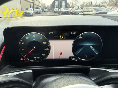 Used 2022 Mercedes-Benz GLB 250 4MATIC image 33