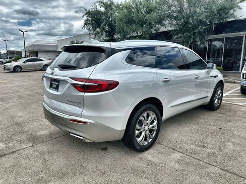 Used 2018 Buick Enclave Avenir w/ Avenir Technology Package FWD image 11
