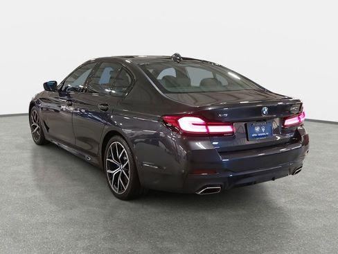Used 2023 BMW 540i xDrive w/ M Sport Package image 7