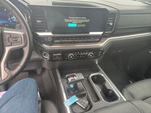 Used 2023 Chevrolet Silverado 1500 LT Trail Boss w/ LT Trail Boss Premium Package AWD/4WD image 9
