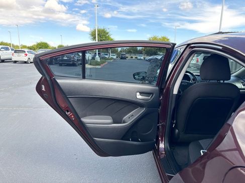 Certified 2017 Kia Forte LX FWD image 17