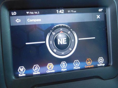 Used 2020 Jeep Renegade Sport w/ UConnect 7.0 Group FWD image 12