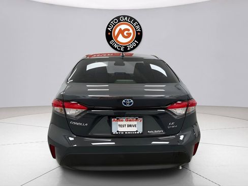Used 2025 Toyota Corolla LE FWD image 4