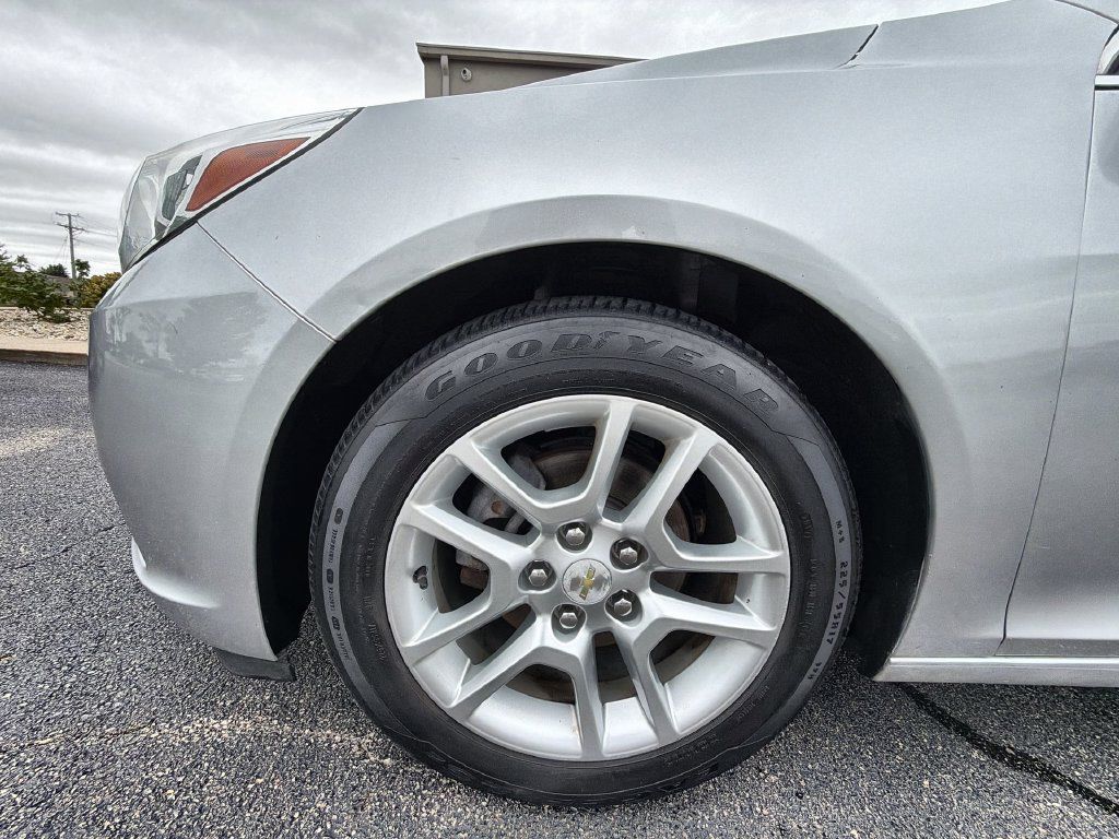 Used 2015 Chevrolet Malibu LT w/ Power Convenience Package FWD image 17