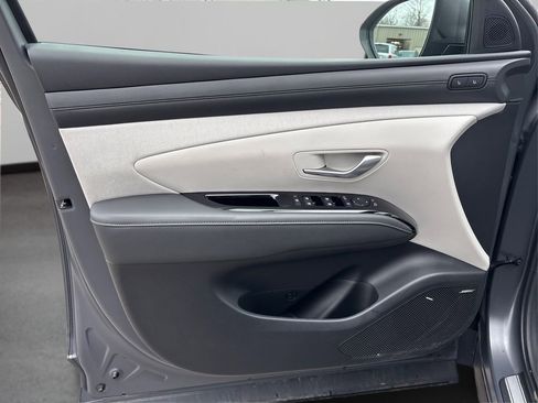 Used 2025 Hyundai Tucson Limited AWD/4WD image 21