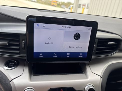 Used 2022 Ford Explorer XLT image 18