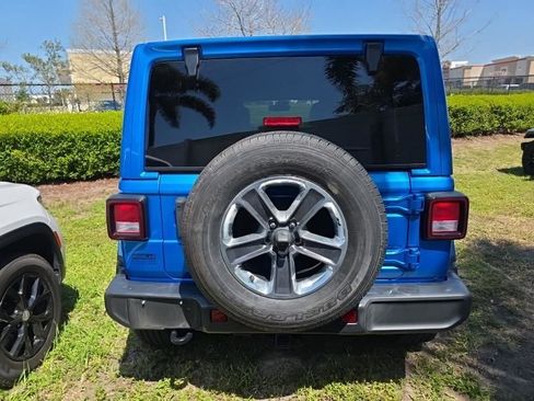 Used 2022 Jeep Wrangler Unlimited Sahara image 4