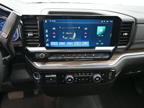 Used 2025 Chevrolet Silverado 1500 LT RWD image 10