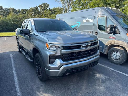 Used 2023 Chevrolet Silverado 1500 RST AWD/4WD image 2