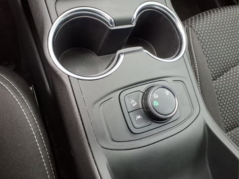 Used 2024 GMC Terrain SLE image 24