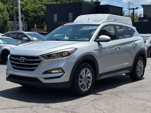 Used 2017 Hyundai Tucson SE w/ SE Popular Package 02 FWD image 4