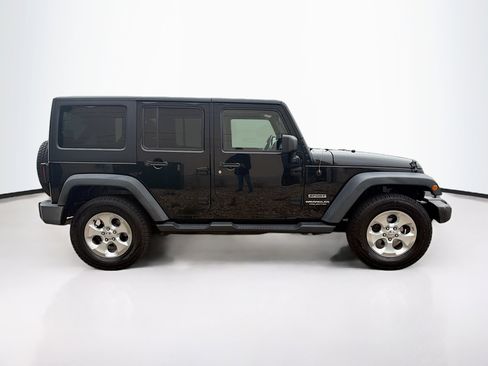 Used 2017 Jeep Wrangler Unlimited Sport w/ Connectivity Group AWD/4WD image 10