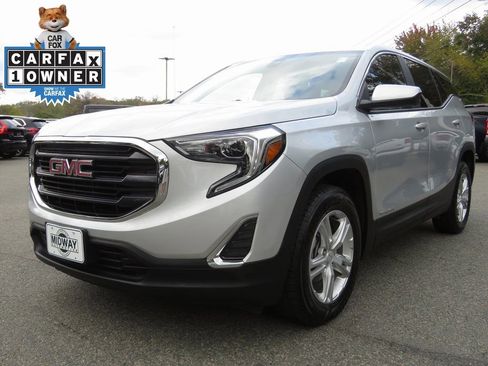 Used 2021 GMC Terrain SLE image 1