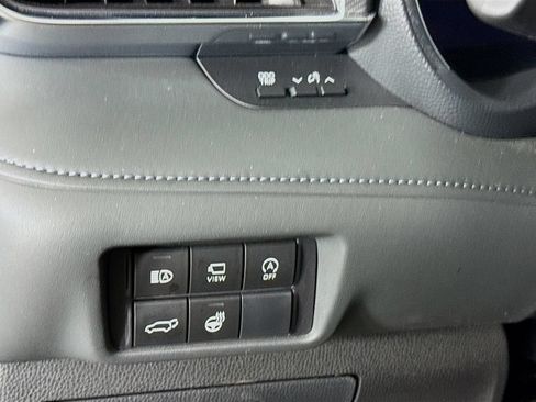 Certified 2024 Toyota Highlander Platinum FWD image 10