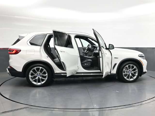 Used 2023 BMW X5 xDrive45e AWD/4WD image 39