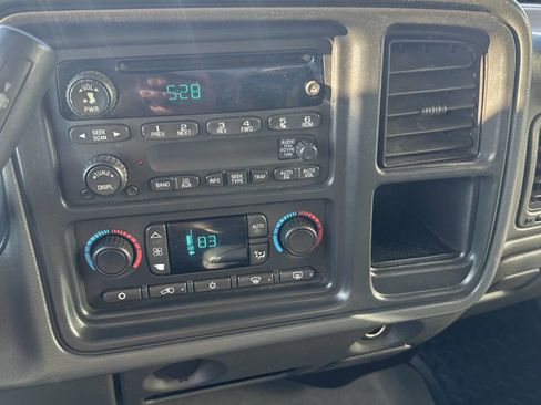 Used 2004 Chevrolet Avalanche Z71 w/ Preferred Equipment Group image 27