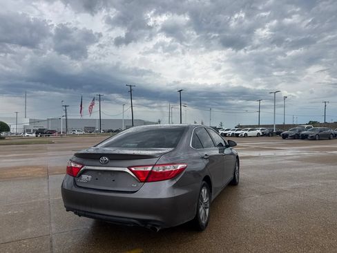Used 2017 Toyota Camry SE FWD image 20