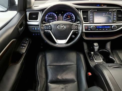 Used 2015 Toyota Highlander Limited Platinum FWD image 57