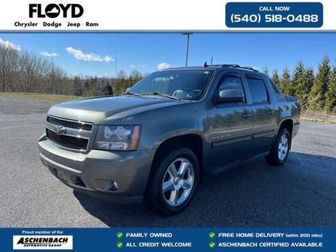 Used 2011 Chevrolet Avalanche LT w/ Luxury Package image 7