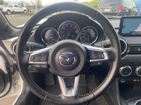 Used 2024 MAZDA MX-5 Miata RF Grand Touring w/ Weather Package image 19