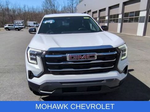 Used 2025 GMC Terrain Elevation image 3