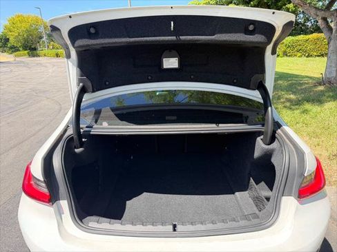Used 2019 BMW 330i Sedan RWD image 16