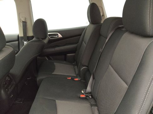 Used 2020 Nissan Pathfinder SV image 18