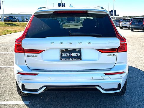Used 2023 Volvo XC60 B5 Plus w/ Protection Package Premier image 7
