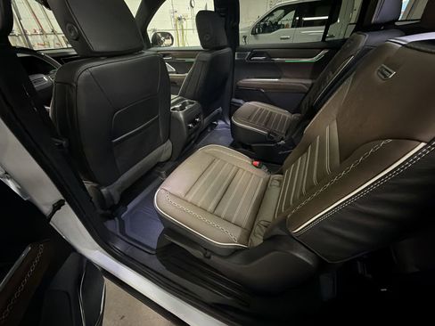 New 2026 GMC Acadia Denali Ultimate w/ LPO, Floor Liner Package image 25