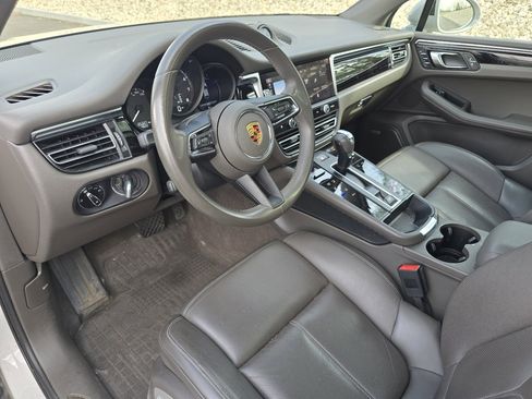 Used 2023 Porsche Macan Turbo AWD/4WD image 3