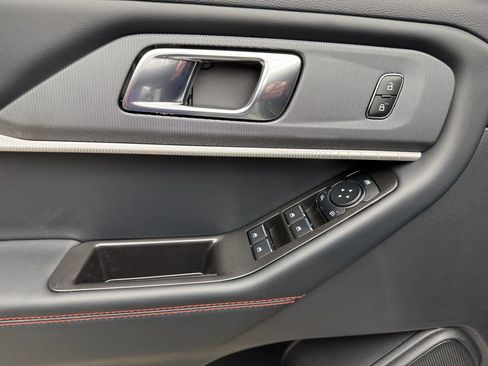 New 2026 Ford Explorer ST-Line w/ ST-Line Street Pack AWD/4WD image 9