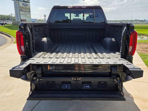 Used 2021 GMC Sierra 1500 AT4 w/ AT4 Premium Package AWD/4WD image 9