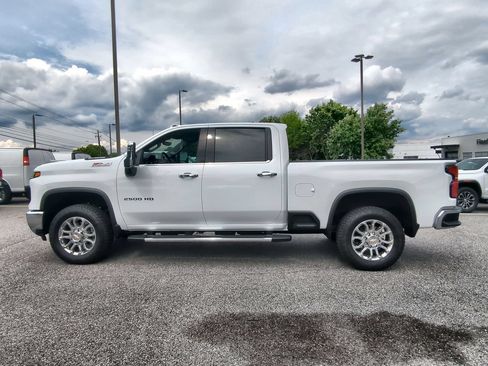 Used 2025 Chevrolet Silverado 2500 LTZ w/ LTZ Premium Package AWD/4WD image 5