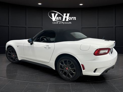Used 2017 FIAT 124 Spider Abarth RWD image 13