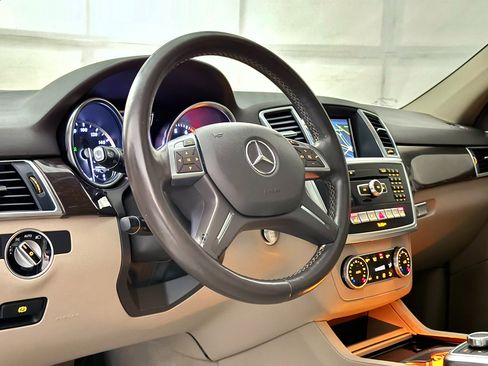 Used 2014 Mercedes-Benz ML 350 ML350 4MATIC image 19